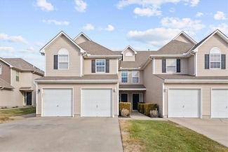2030 Hickoryleaf Ln, Raymore, MO 64083