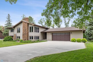 216 Park Dr, Harwood, ND 58042
