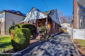 35 Crowell Ave, Staten Island, NY 10314