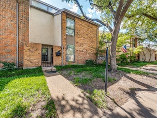 9250 Flickering Shadow Dr, Dallas, TX 75243