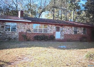 55 Evergreen Rd, Falkville, AL 35622