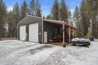 10621 N Whispering Pines Ln, Elk, WA 99009