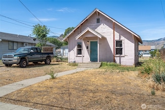 910 Walker Ave, Wenatchee, WA 98801