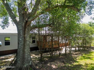 144 Harlan Davis Rd, Lumberton, MS 39455
