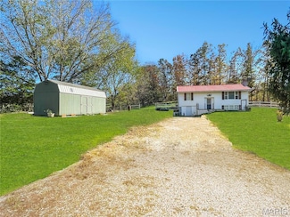 10030 Lighthouse Dr, Potosi, MO 63664