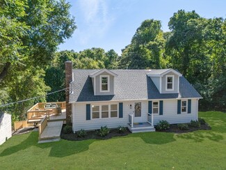 10 Surrey Dr, Eastham, MA 02642