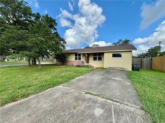 601 Reynolds Ave, Taft, TX 78390