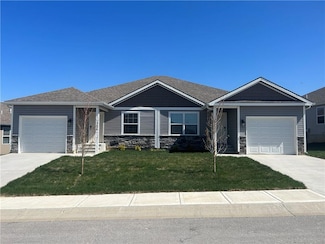 3806 E 93rd St, Kansas City, MO 64132