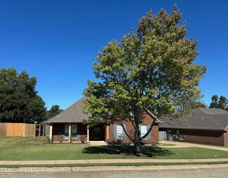 400 Timber Way S, Hernando, MS 38632