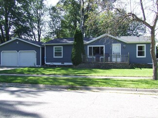 4208 Ballard Rd, Lansing, MI 48911