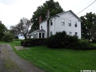 7076 W Bergen Rd, Bergen, NY 14416