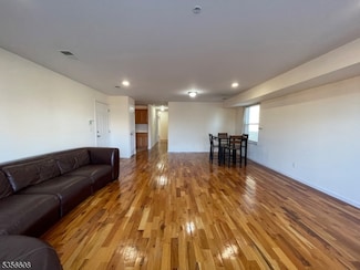 283-285 Morris Ave, Newark, NJ 07103