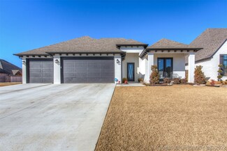 8730 S Olympia Ave, Tulsa, OK 74132