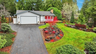 80 E Channel Dr, Allyn, WA 98524