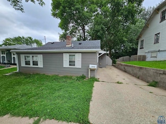 2640 S Helen St, Sioux City, IA 51106