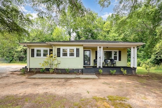 39 Selma Dr, Mooresville, NC 28115