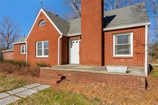 7376 Belews Creek Rd, Belews Creek, NC 27009