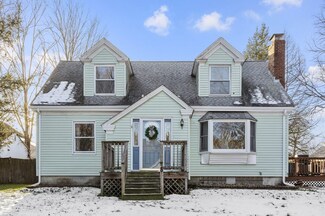 8 Liberty St, Merrimac, MA 01860