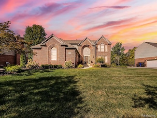 48581 Greenwich Cir, Canton, MI 48188