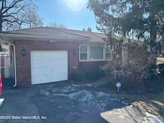 135 Ward Ave, Staten Island, NY 10304