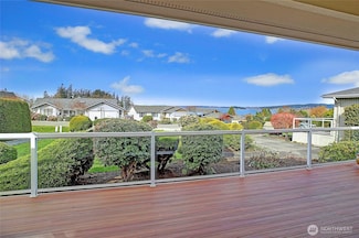 753 Sandstone Ln, Camano Island, WA 98282
