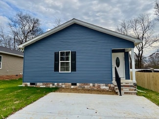 421 W Waggoner St, Tullahoma, TN 37388