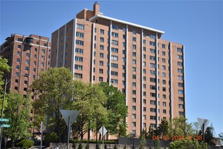900 S Hanley Rd Unit 5A, Saint Louis, MO 63105