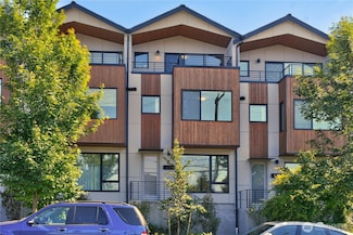 3815 S Cloverdale St, Seattle, WA 98118