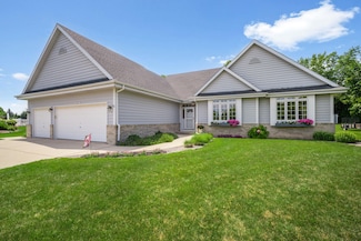W134N6811 Wild Rose Ct, Menomonee Falls, WI 53051