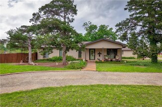 219 E 7th St, Leedey, OK 73654