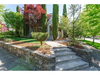 2702 NE 35th Place, Portland, OR 97212