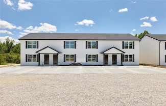 107 E Horseshoe Bend Dr, Winfield, MO 63389