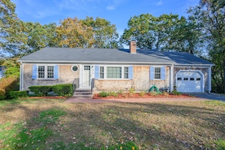 370 Compass Cir, Hyannis, MA 02601