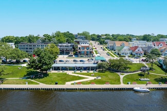 218 S Harbor Dr Unit 202, Grand Haven, MI 49417