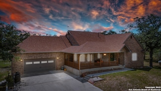 1657 County Road 434, Stockdale, TX 78160