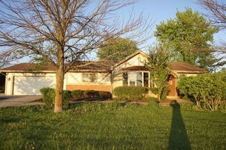 1N181 Shade Tree Ln, Maple Park, IL 60151