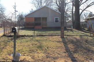 1912 E Purdue St, Peoria, IL 61614