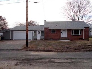 35 St Onge St, Chicopee, MA 01020