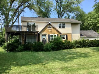 405 Aptakisic Rd, Lincolnshire, IL 60069