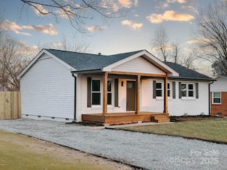 915 Tilden Rd, Charlotte, NC 28214