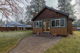 205 E Washington Ave, Sisters, OR 97759