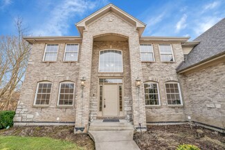 39W027 Dean St, Saint Charles, IL 60175