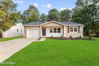 25 Bennington Dr, Toms River, NJ 08757
