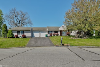 3 Dusty Rd, Easton, PA 18045