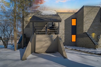 2 Karwick Glen Dr, Michigan City, IN 46360