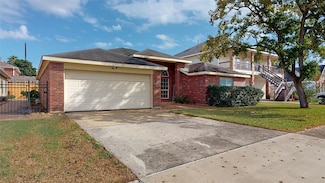 1413 Leeward Cir, Kemah, TX 77565