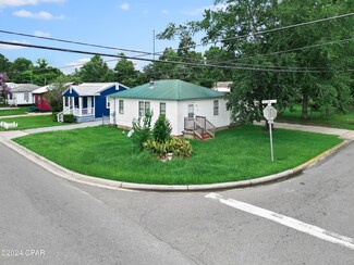 3001 6th St, Marianna, FL 32446