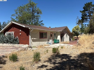 82 El Camino Corto, Walnut Creek, CA 94596