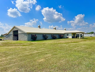 827 Longview Rd, Shelbyville, TN 37160