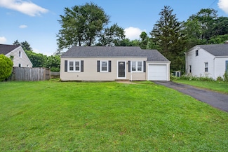 6 Crescent Dr, Danbury, CT 06810